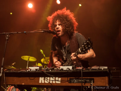 Wolfmother-2-400x300